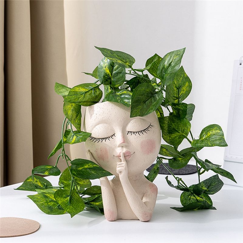 Dziewczyny w pozycji odpoczynk – Gardening Tools Girls recenzja i cena